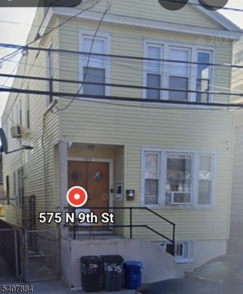 Building Photo - 575 N 9th St