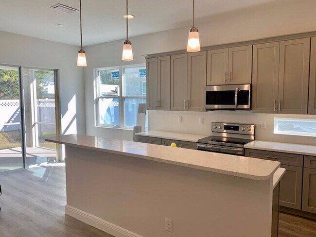 Building Photo - Newer Home waiting for you !