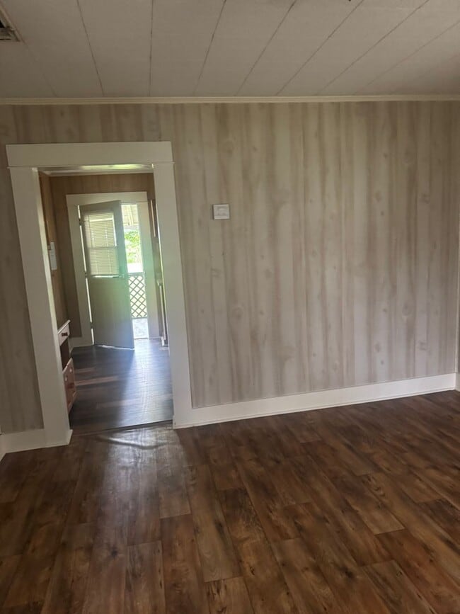 Building Photo - Charming 2 Bedroom 1 Bath In Boyce!