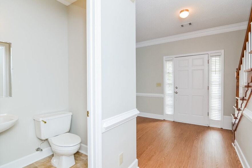 Building Photo - 1052 Laurel Valley Dr SW