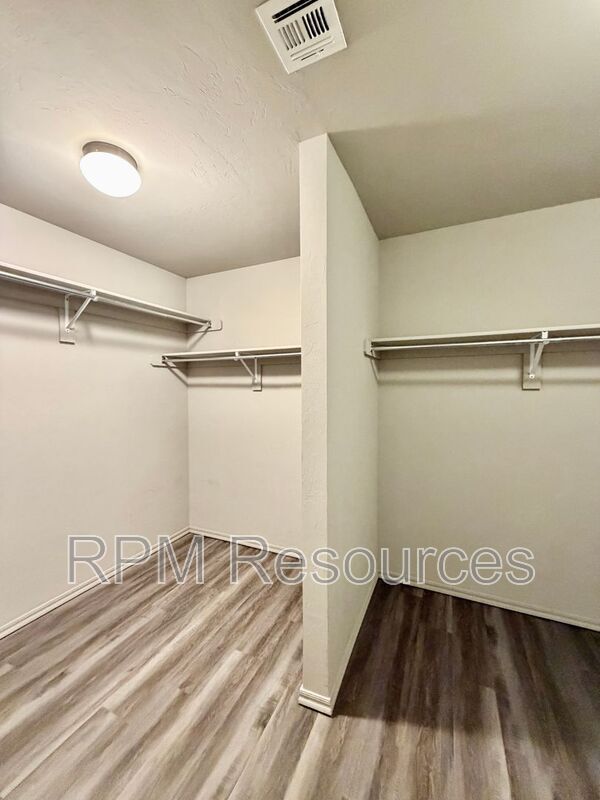 Building Photo - 2816 Cider Mill Ln