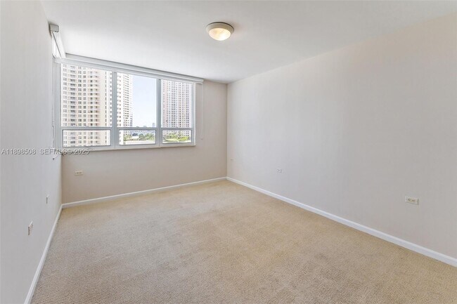 Building Photo - 801 Brickell Key Blvd