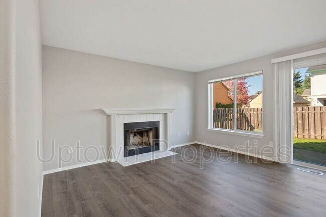 Building Photo - 978 SW 208th Pl