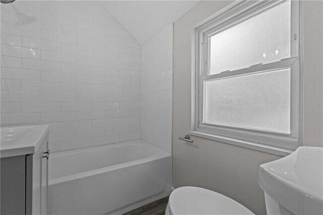 Building Photo - 2982 Kestner Ave