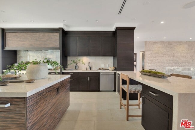 Building Photo - 3116 Elvido Dr