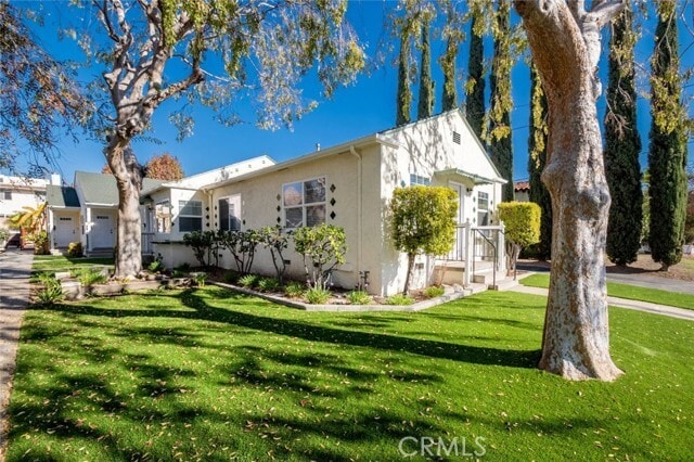 Building Photo - 807 E Chevy Chase Dr