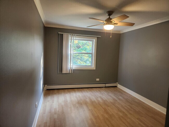 Building Photo - 9998 S 84th Ter