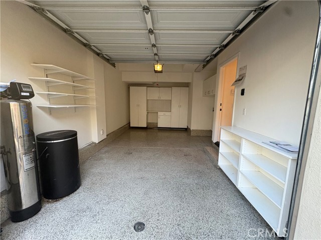 Building Photo - 865 Sunset Pl