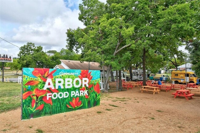 Building Photo - 2235 E 6th St