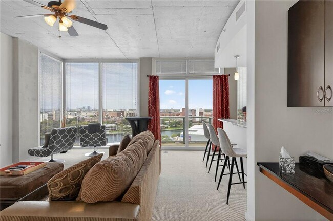 Building Photo - 777 N Ashley Dr