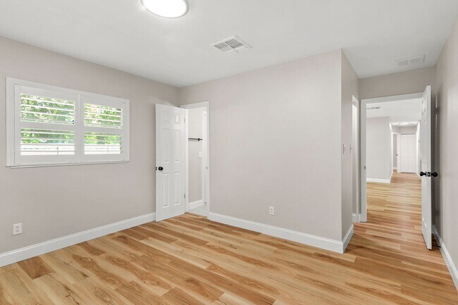 Building Photo - Renovated Winter Park Pines Home for Lease