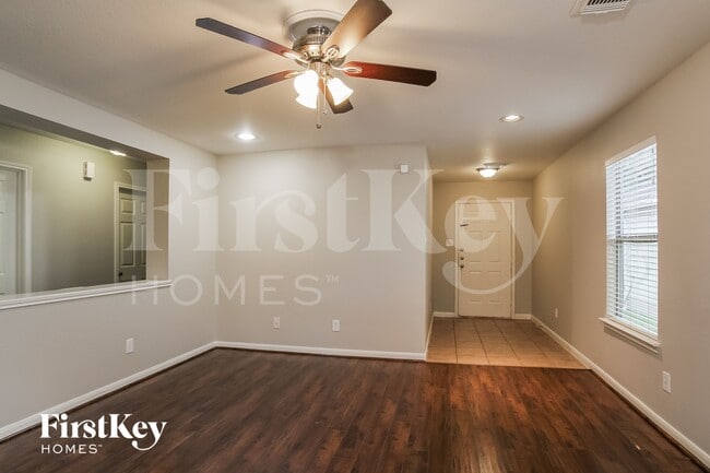 Building Photo - 3543 Garrison Run Dr