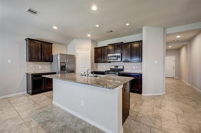 Building Photo - 3006 Dripping Springs Ct