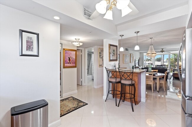 Building Photo - 3224 S Ocean Blvd