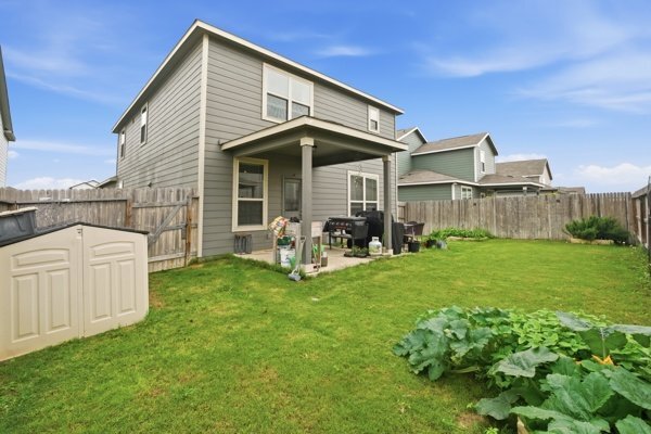 Building Photo - 2405 Ayers Dr