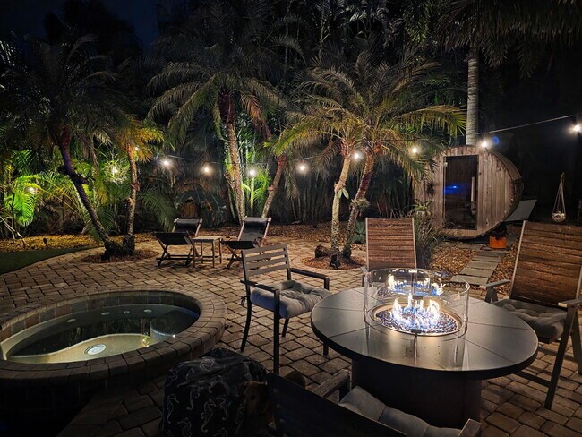 Building Photo - 8121 SE Orchard Terrace