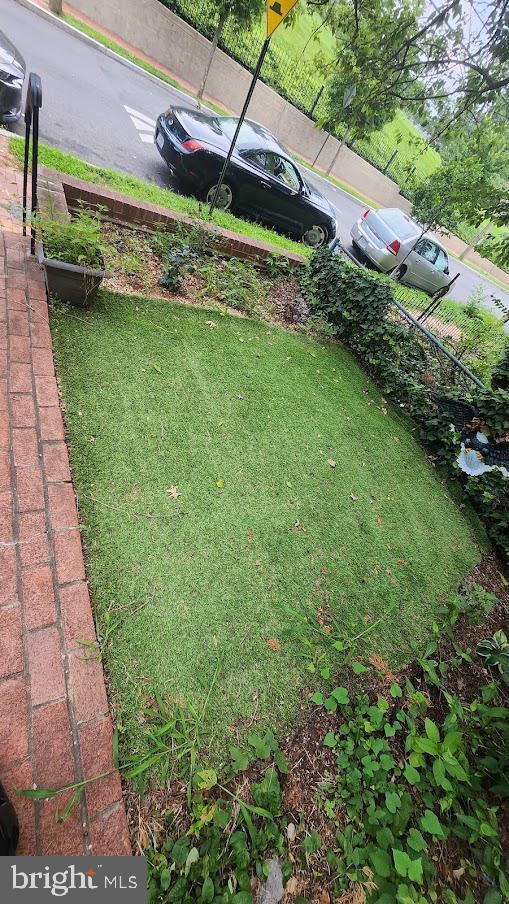 Building Photo - "Chic & Cozy 1-Bedroom Condo with Gleaming Hardwood Floors in the Heart of DC!"