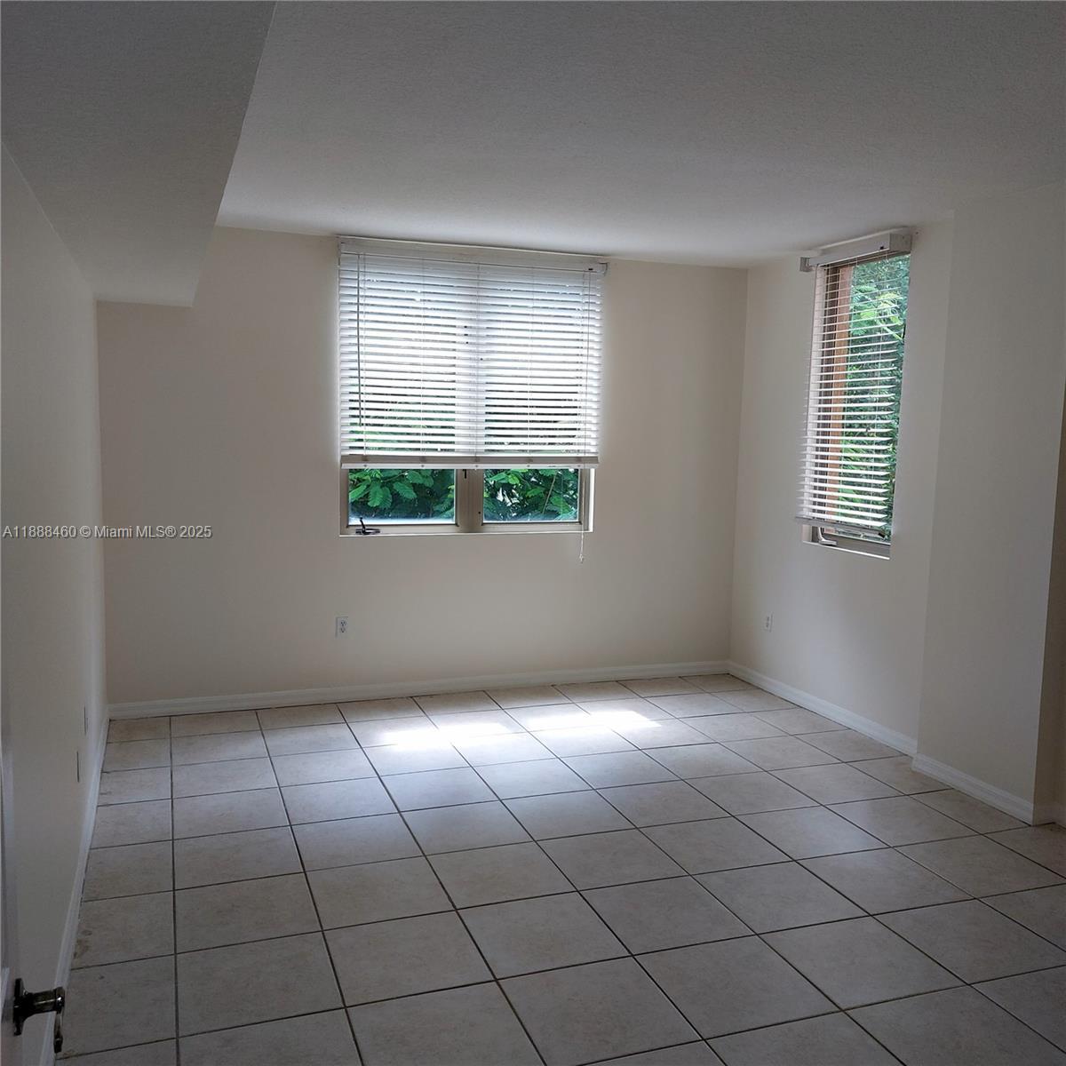 Building Photo - 2630 SW 28th St