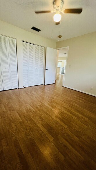 Building Photo - 6831 Eastview Dr