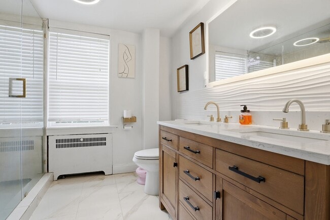 Building Photo - 3015 N 5th St