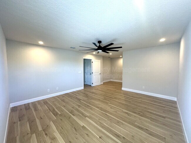 Building Photo - 3615 Voyager Ln