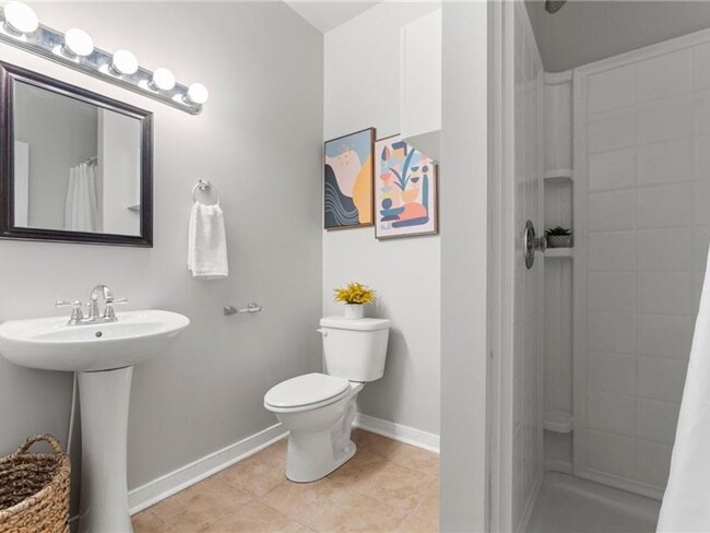Building Photo - 3 Bedroom Townhome in Richmond