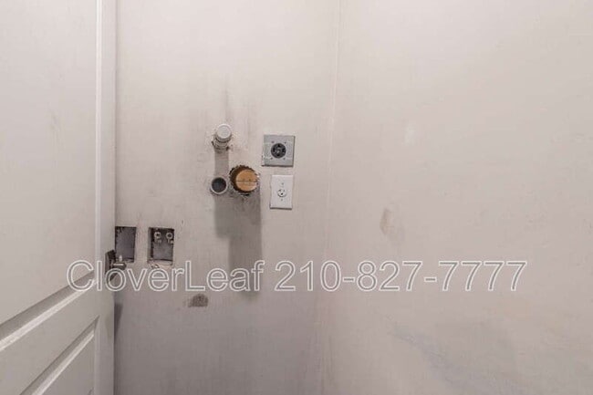 Building Photo - 116 Naylor St