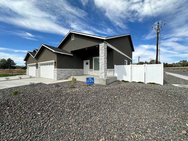 Building Photo - 9005 Palestine Way