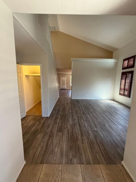 Building Photo - 2513 N 109th Ave