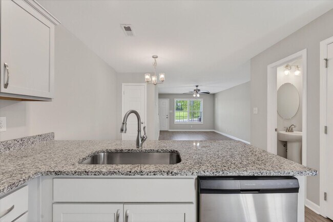 Building Photo - The Stowe Court Dog Friendly Condo for rent!