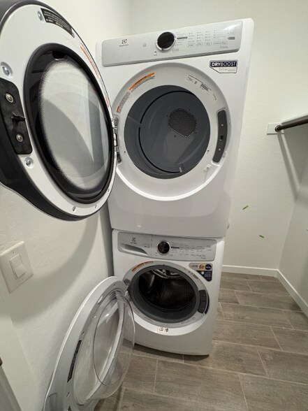 Building Photo - 17361 W Smoketree Dr