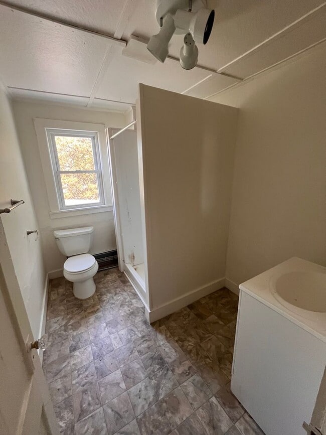 Building Photo - 1-3 Lincoln Ave