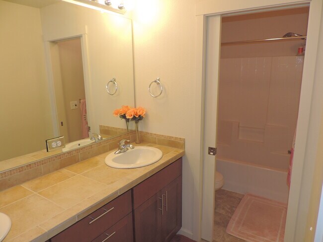 Building Photo - 10690 NW Jordan Ln