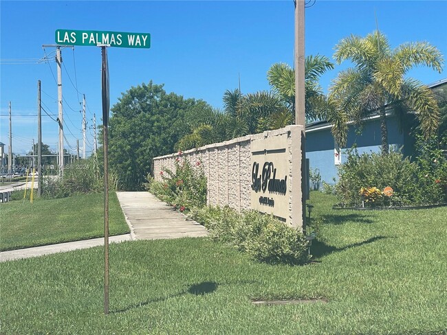 Building Photo - 6425 Las Palmas Way