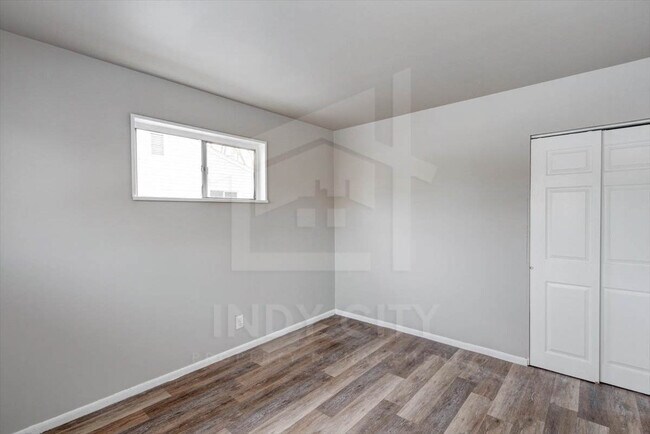 Building Photo - 750 S Dequincy St