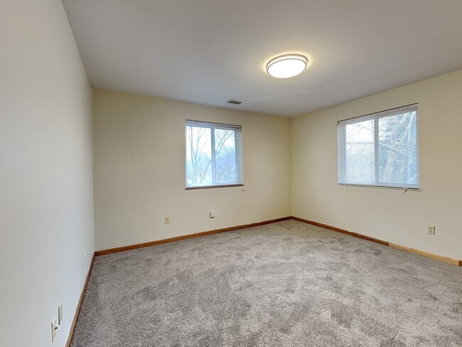 Building Photo - 331 E 18th Ave
