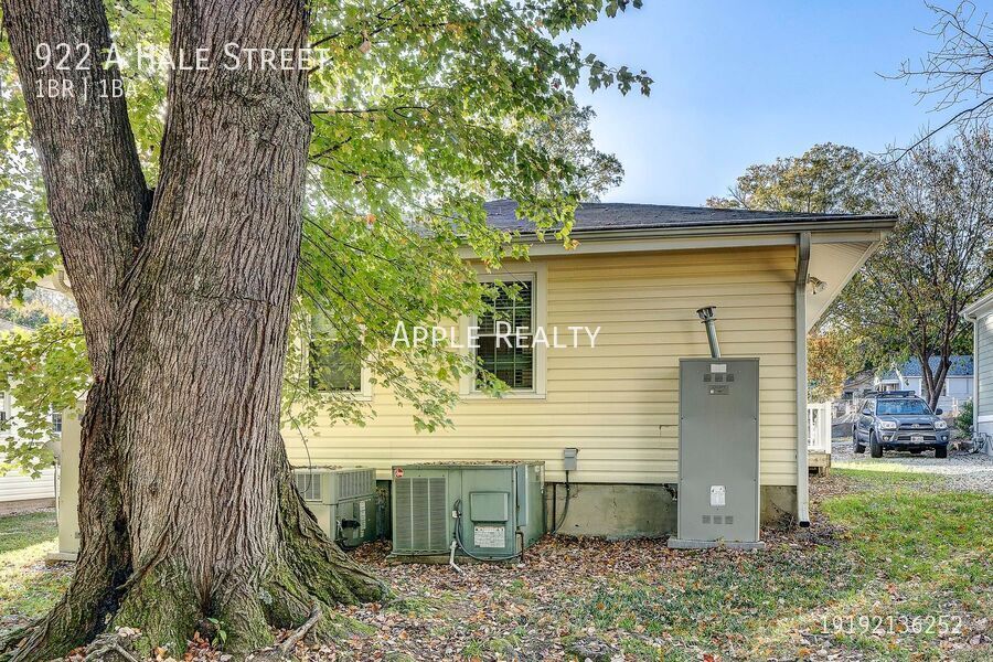 Building Photo - 922 Hale St