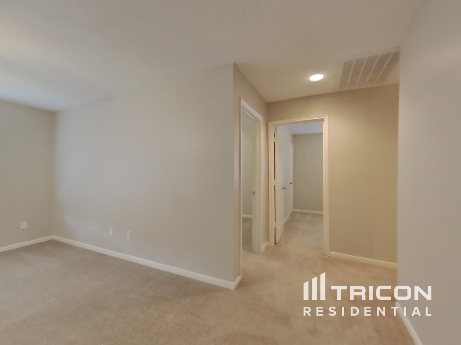 Building Photo - 9003 Cypress Square Dr