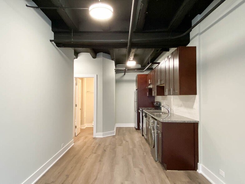 Building Photo - 730 St Johns Ave