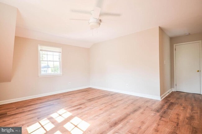Building Photo - 9107 Lindale Dr