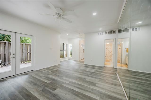 Building Photo - 412 Pebble Way