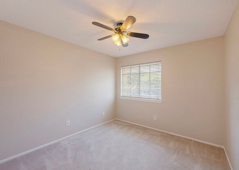 Building Photo - 12917 Meehan Dr