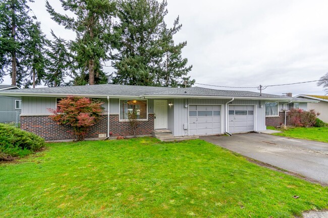 Building Photo - 830 SW 6th Ave