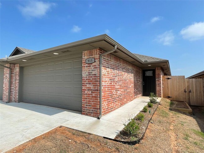 Building Photo - 913 Coles Creek