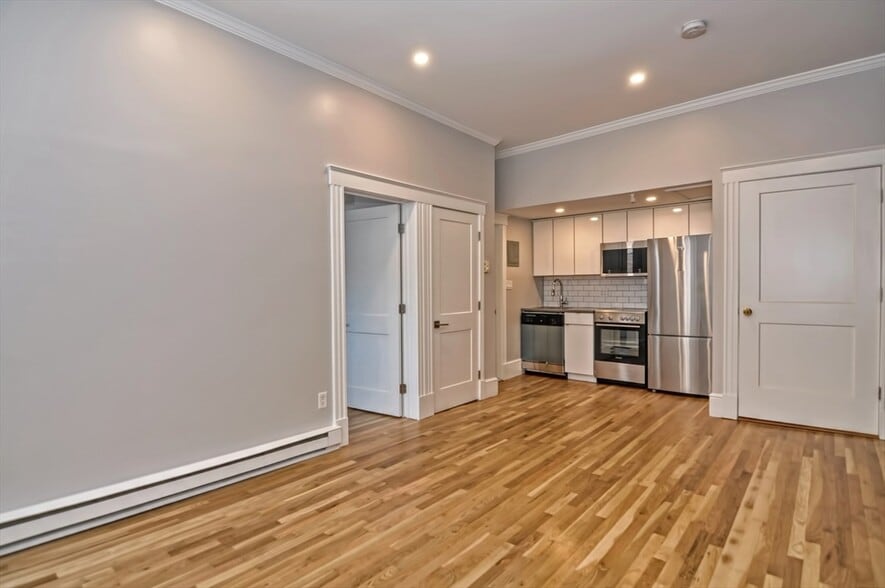 Primary Photo - 30 Walnut St