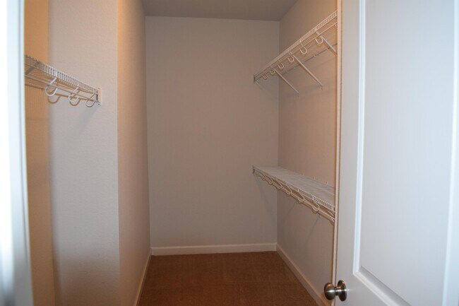 Building Photo - 139 Wineberry Wy