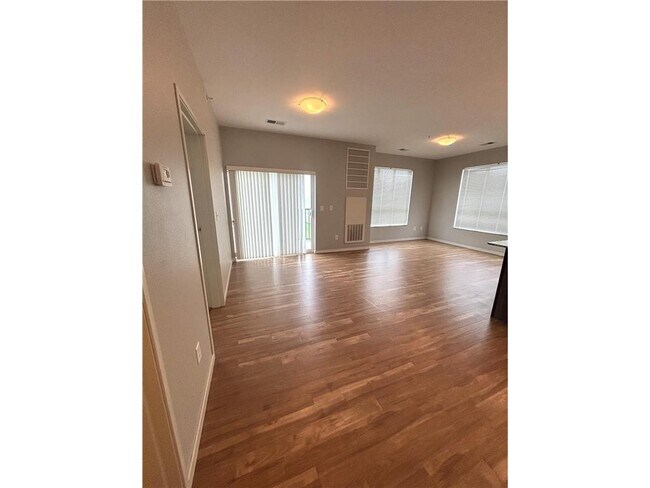 Building Photo - 1901 Pirate Dr