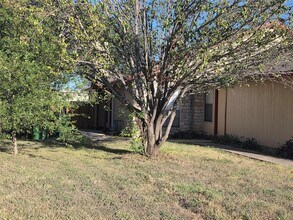 Building Photo - 1735 Horseshoe Cir