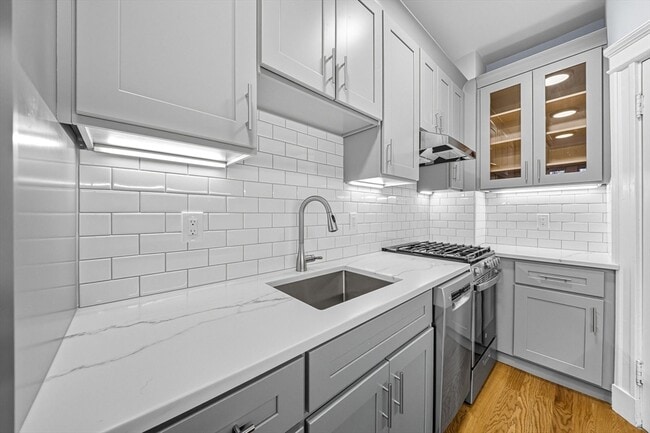 Building Photo - 4 Crawford St