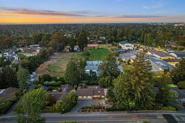 Building Photo - 810 Monte Rosa Dr